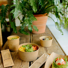 Cargar imagen en el visor de la galería, Ensaladera Cartón 500 ml + Tapa rPET Antivaho