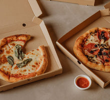 Cargar imagen en el visor de la galería, Caja Pizza Kraft 26x26x3,5cm (100 unidades)