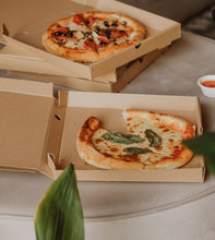 Cargar imagen en el visor de la galería, Caja Pizza Kraft 26x26x3,5cm (100 unidades)