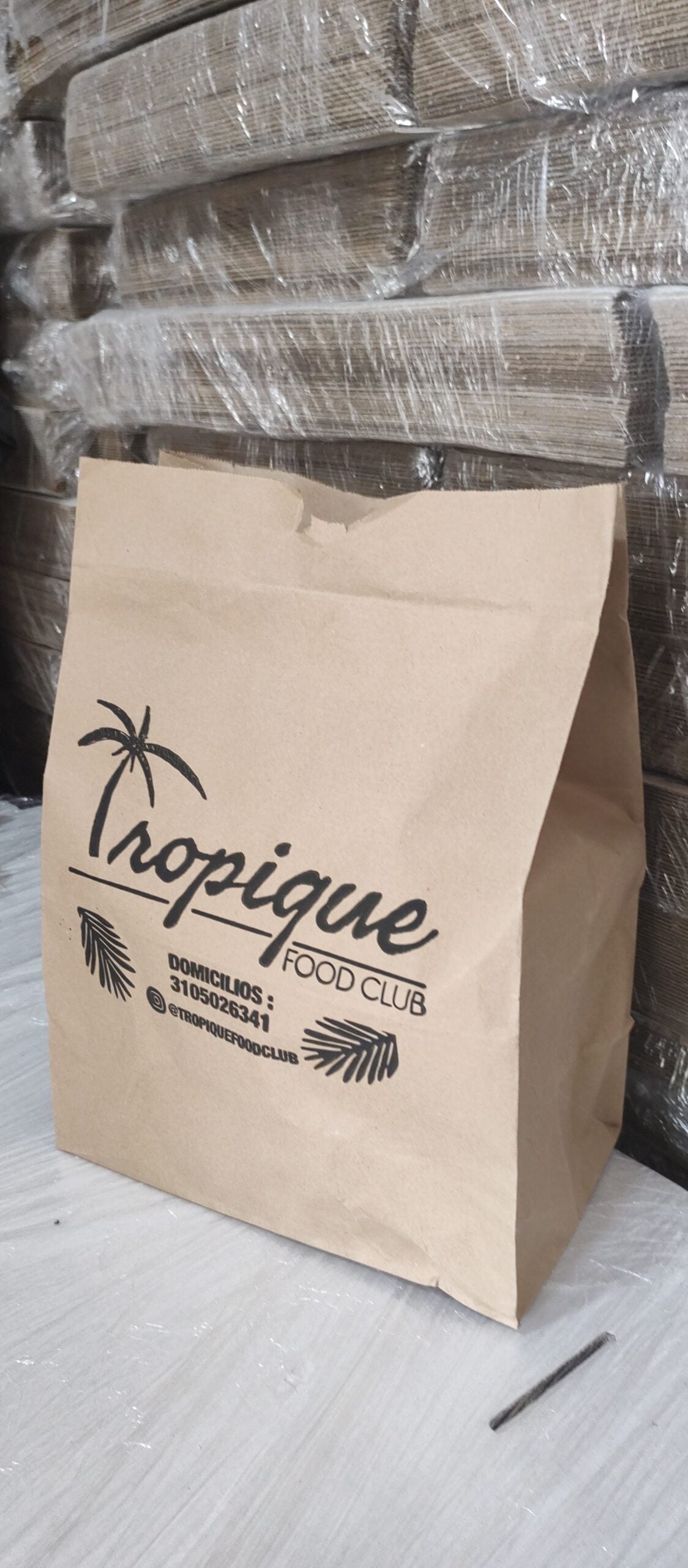 Bolsa Americana Kraft M (26+14x40cm) - (personalizada a 1 tinta - 2 caras)- 1500 unidades